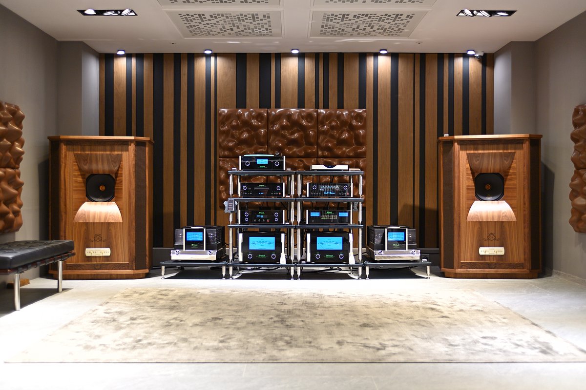 BassocontinuoAS's tweet photo. B by BASSOCONTINUO
Our tailoring service!
The best or nothing!
Photo courtesy of our exclusive South Korean distributor SOUNDTRADE
Check out more at:
https://t.co/BHh5nQoEu9
#bassocontinuo #audiorack #madeinitaly #thebestornothing #wewillrackyou #cleliafree #mcstack #mcintosh https://t.co/att7xX09lm