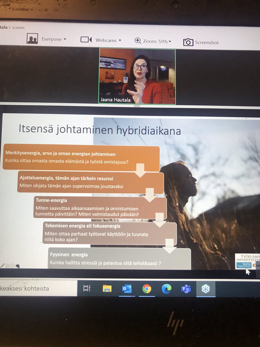 Työkyky on oman energian tietoista johtamista. Ajattelutaidot keskiössä hybridiaikana.Kiitos <a href="/JaanaHautala/">Jaana Hautala</a> todella innostavasta ja ajankohtaisesta webinaarista.
#hybridiarki #mindset #johtaminen