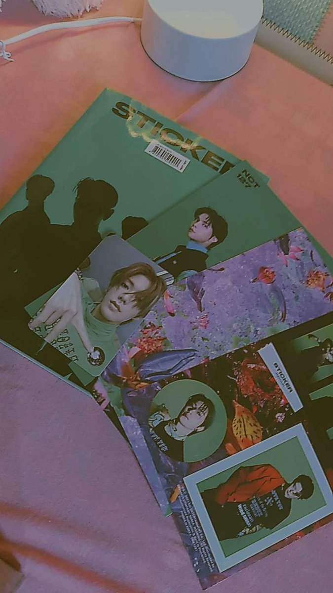 haehyucklhc's tweet image. Aaaaaaaa Sticker album is hereee. Love my pulls🥺🥺 thank you so much po @smotherbear1 for hosting giveaway for #Sticker3rdWin! Let's also do our best for Favorite era. Stay safe po always!!!!
#ThankYouNCT
#NCT127_Sticker