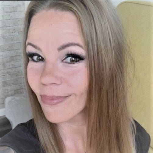 CreditstarG's tweet photo. 🤩Please meet our super cool and energetic Debt Collector Specialist in our Finnish team, Taina. For her, Creditstar delivers good financial products and excellent customer service along the way.” Join Taina and step onboard https://t.co/YVQ17RpVUJ  #creditstar #ourpeople https://t.co/MsOa3h9WE4