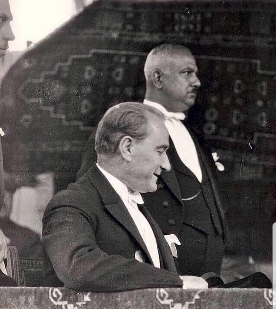 98 yıldır bize bıraktığın en büyük miras olan Cumhuriyetimizle gurur ve onur duyuyor, sonsuza dek yolundan ayrılmayacağımıza söz veriyoruz...
#29Ekim