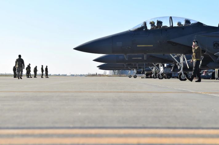 ThirdAirForce's tweet image. Check out @ThirdAirForce Week in Photos! 

These photos feature Airmen from around @HQUSAFEAFAF forward projecting power, defending United States interests, demonstrating warfighting readiness, and forging partnerships in support of @US_EUCOM &amp;amp; @USAfricaCommand objectives.