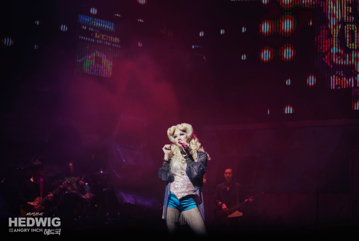 ｜Good-bye｜#헤드윅
⠀
“이제는 받아들여봐요
당신 존재의 이유를
두려워 말고 건너요
Wicked Little Town”
⠀
Goodbye HEDWIG!
🎙 헤드윅 #뉴이스트_렌
⠀
2021 <HEDWIG>
&amp; The Angry Inch
⠀
2021.7.30~10.31
#충무아트센터대극장
#뮤지컬헤드윅