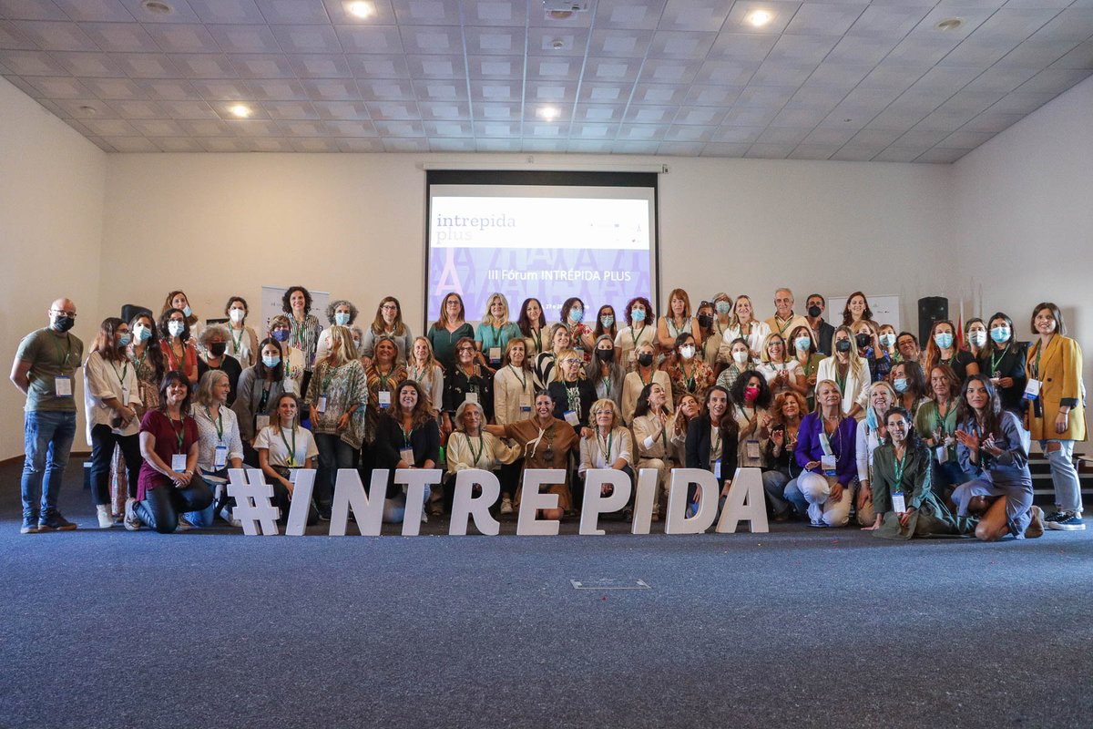FunTresCulturas's tweet photo. Un centenar de empresarias y emprendedoras de #Andalucía, #Algarve y #Alentejo se han dado cita en la ciudad portuguesa de Évora en el III Foro INTREPIDA plus del programa europeo @poctep https://t.co/MT6n9YejpN