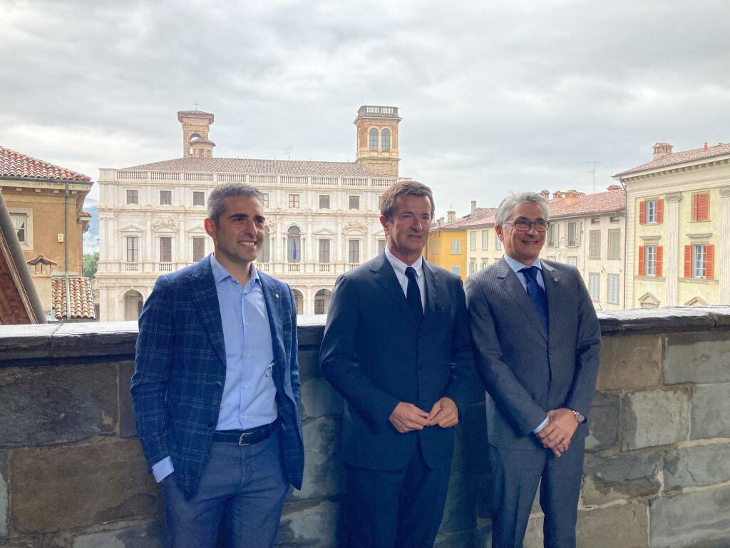 È nato ufficialmente il distretto delle Città Creative <a href="/UNESCO/">UNESCO 🏛️ #Education #Sciences #Culture 🇺🇳</a> per la Gastronomia! Ne fanno parte Alba, Bergamo e Parma, tre centri che spiccano in Italia per il loro tesoro di eccellenze enogastronomiche. #ParmaCityOfGastronomy #ParmaFoodValley