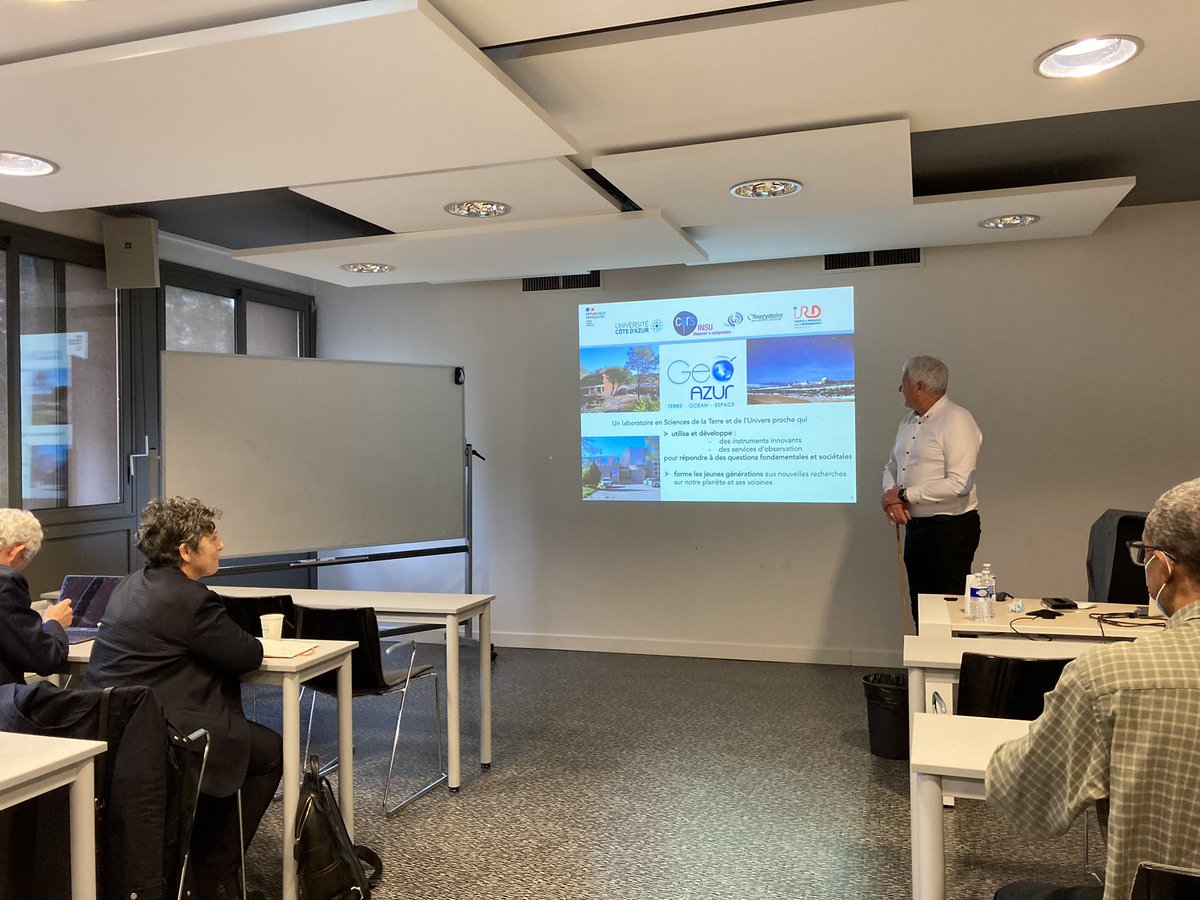 V_Verdier_IRD's tweet photo. Rencontre ce matin avec @MSosson et ses équipes de l’@umrGeoazur autour des activités d’observation et de recherche en Géosciences. Une grande dynamique #IRD notamment dans les #Andes, le #Pacifique et les #Caraïbes.
#Séismes #Tsunami #Haiti @ERC_Research #EuropAid https://t.co/QL4SWgsqFI