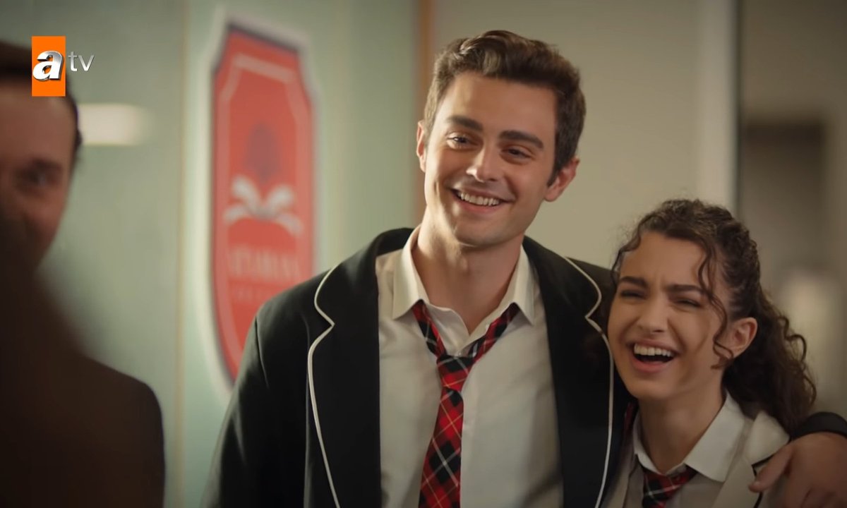 uniquevinnn's tweet photo. one of the things i really love about kardeşlerim is the love between siblings. #Kardeşlerim #AsDor #Ayber https://t.co/AbUSMCju6i