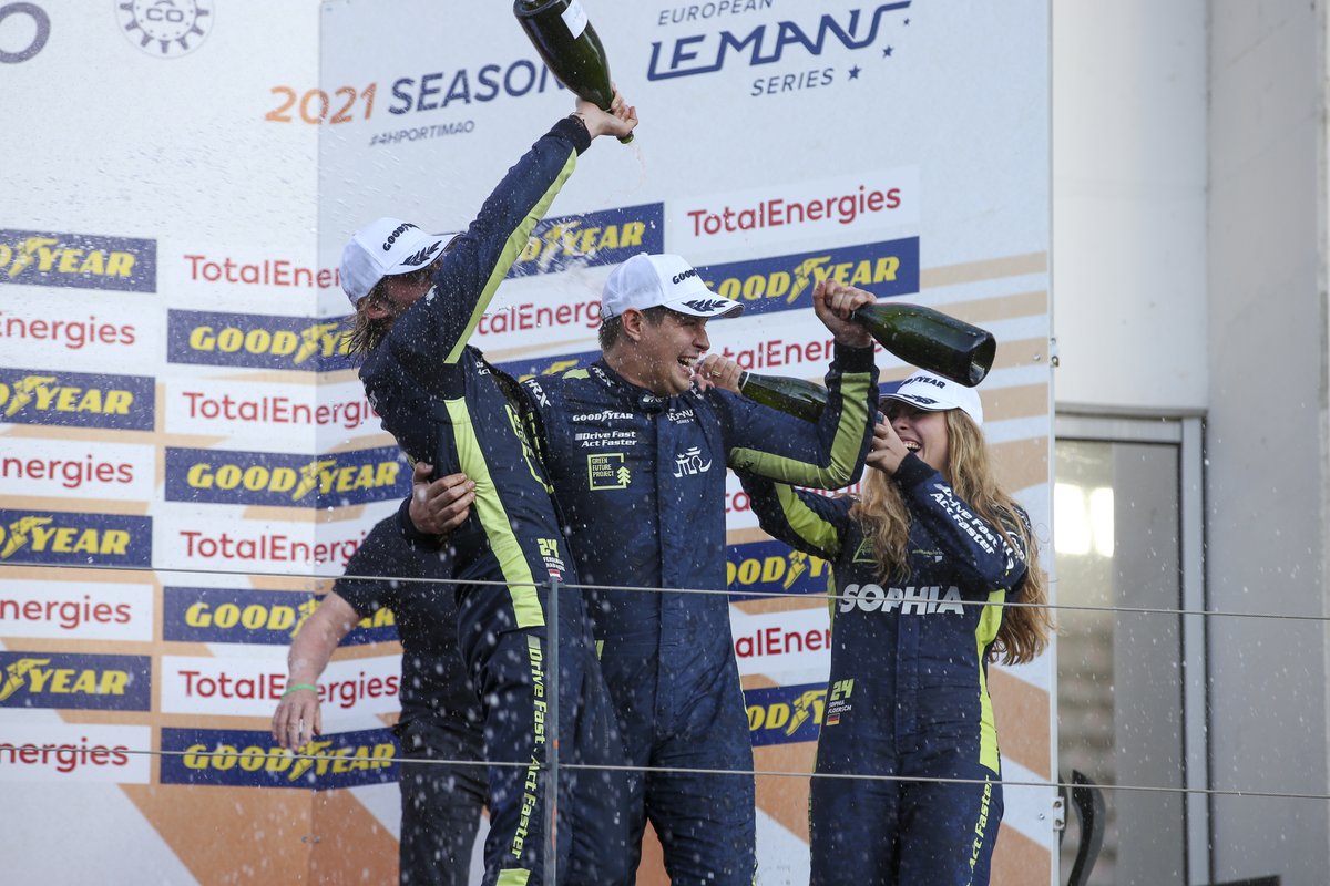 APRacingTeam's tweet photo. 🎆🍾🏆Fireworks, bubbly &amp; silverware: all feature prominently in @APRacingTeam's #Facebook #gallery from our Pro-Am title and podium-winning #4HPortimao weekend 👍 https://t.co/dmL8nBrmGX

#APRacingTeam #ELMS #DriveFastActFaster #GreenFutureProject #GFP #Motul #PoweredbyMotul https://t.co/jA5CIp8kuS