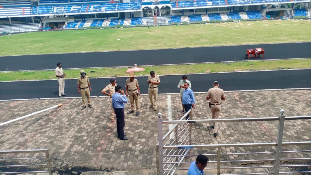 Vishnu45_'s tweet photo. #PuneethRajkumar
Kanteeveer stadium getting ready for something 😭😓😓 https://t.co/McVcqxV7uO