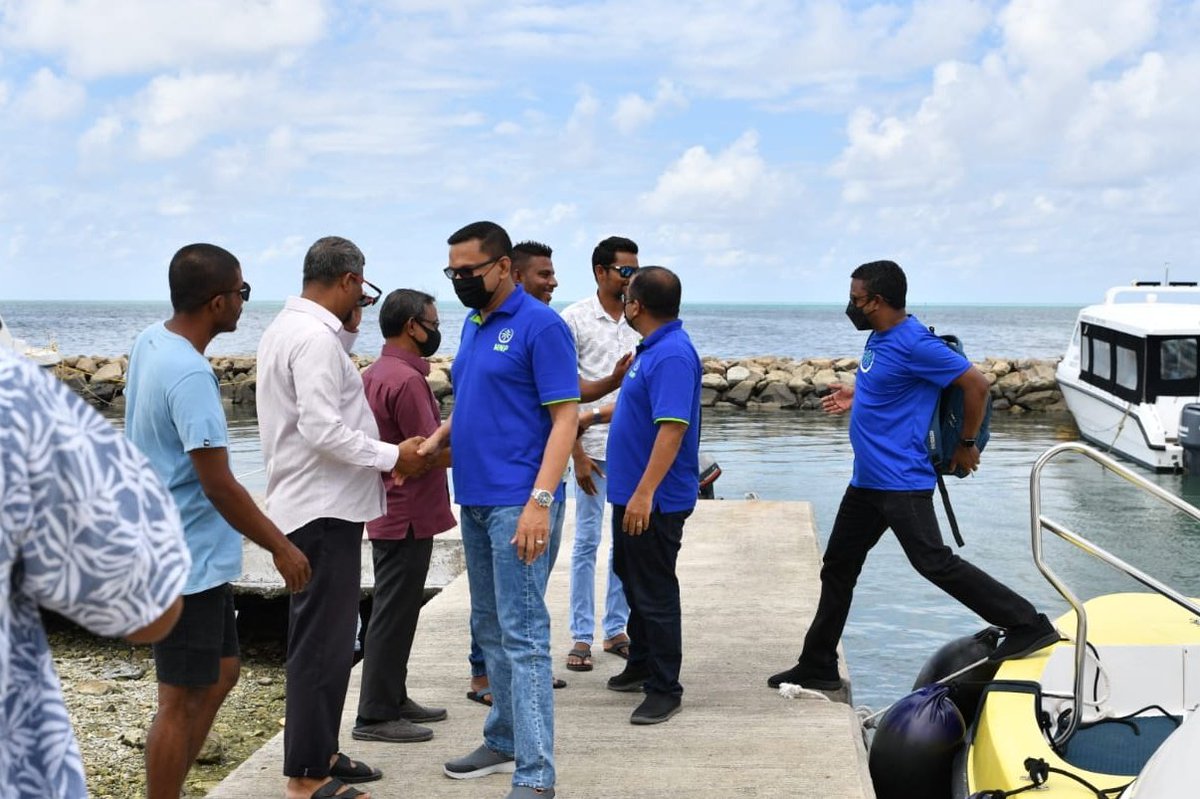 MNP_Secretariat's tweet photo. އެމްއެންޕީގެ ރައީސް، ލީޑަރޝިޕް އަދި އެގްޒެކެޓިވް ކައުންސިލް މެންބަރުން ކ. ކާށިދޫއަށް ކުރާ ދަތުރުގެ ތެރެއިން:
#MNPTrips #MNPCentralRegion #MNPKaashidoo https://t.co/TIcDC0MFnT