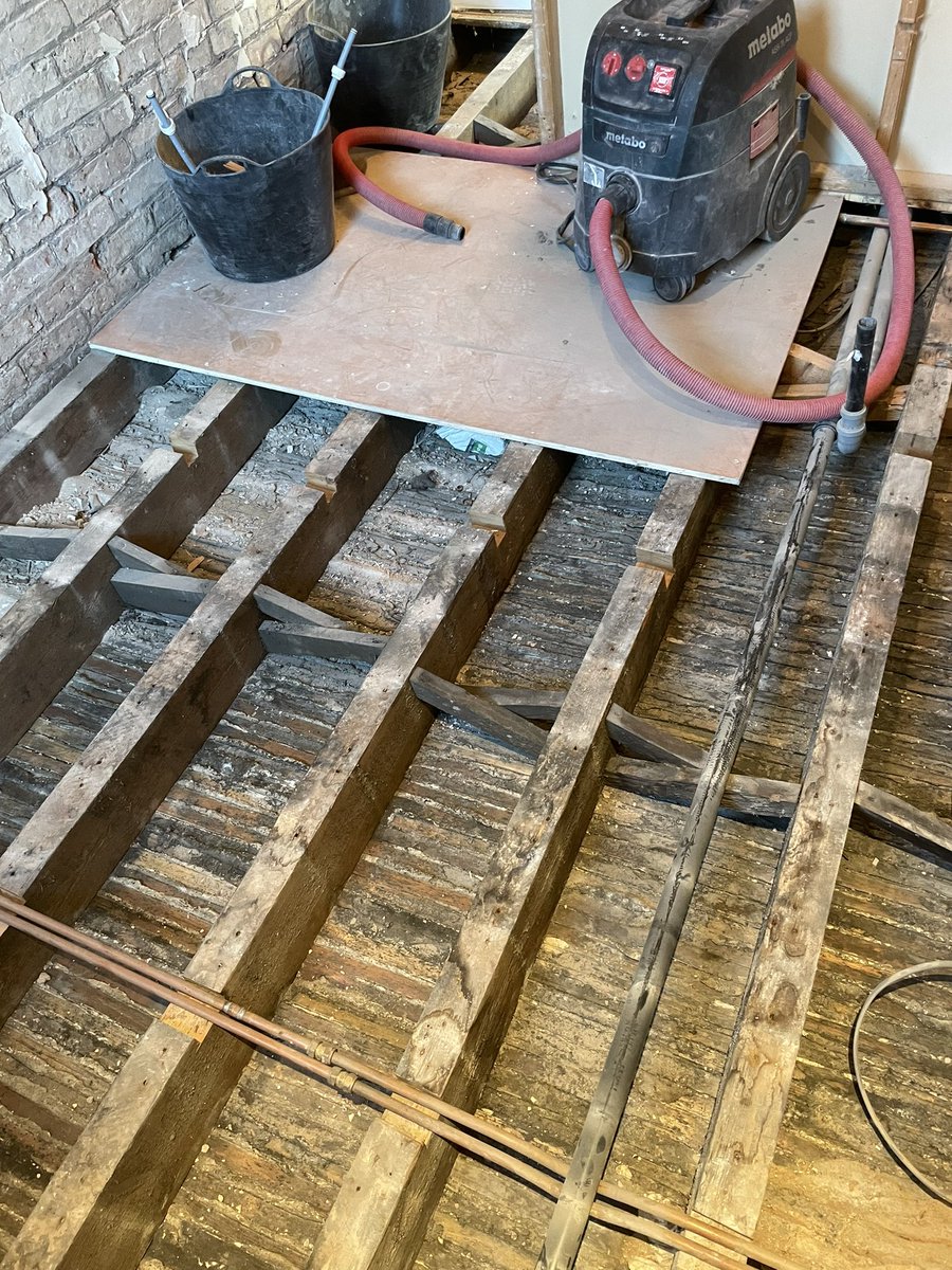 RangeHeating's tweet photo. Borrowed an M-Class dust extractor for my electrician. 
This things amazing!
Gonna have to retire Henry and get one of these things. 
#HeatingEngineer #Bathroom #Dust #DustExtractor https://t.co/3PNdUQUcou