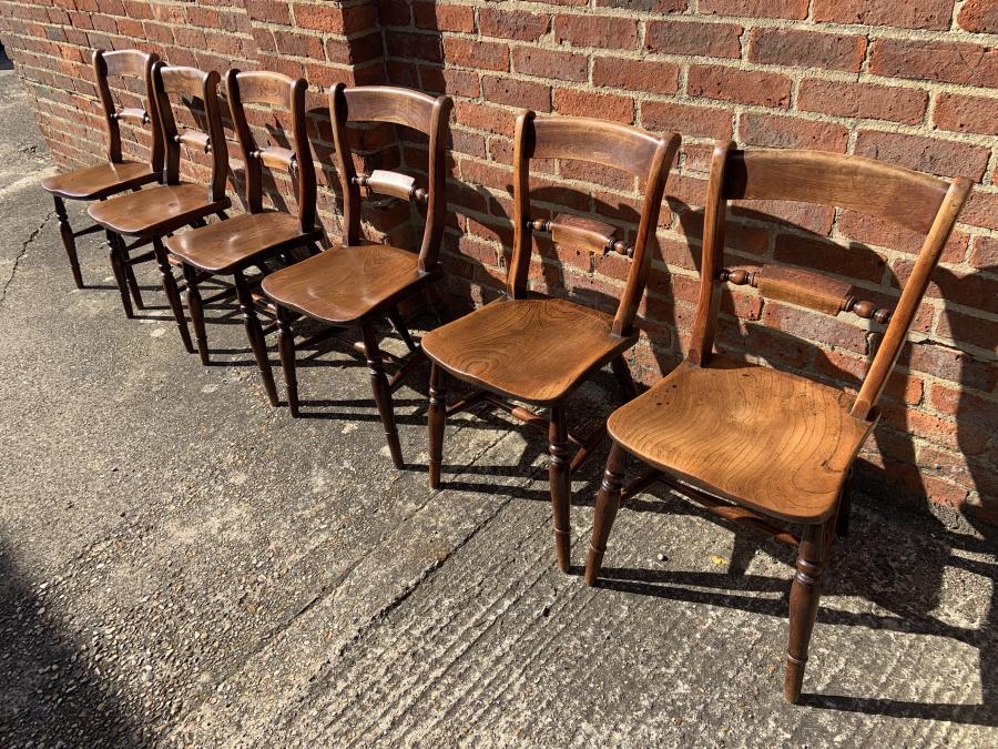 AntiqueTables1's tweet photo. A Harlequin set of Six Antique Scroll back Oxford Chairs, all restored and sturdy. Beautiful colour. We do have two Windsor Scroll back carvers which could be added to this set.

https://t.co/3SUO4CEcUU

#scrollbackchairs #antiquediningchairs #antiquefurniture #interiors #decor https://t.co/gXfuFDUQ5o