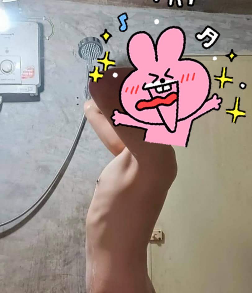 แค่ผ้าสีเหลือง tweet media