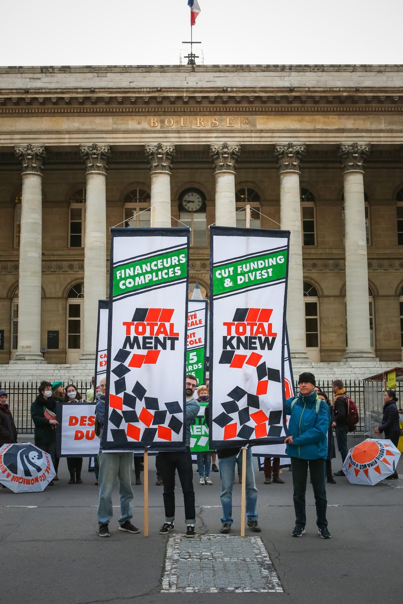 Hugo_28vl's tweet photo. En utilisant toutes les énergies fossiles actuellement développées, on dépassera largement les 2,0°C de réchauffement climatique.
Et pourtant, on continue de creuser.

@BNPParibas @SocieteGenerale @CreditAgricole @caissedesdepots @BlackRock : #EndFossilFinance #DefundClimateChaos https://t.co/c1quM0ixlh