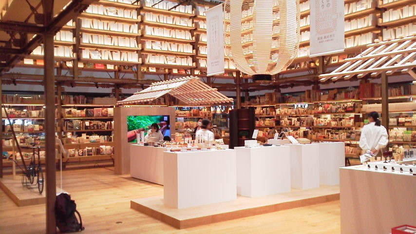 kyoto_nishiri's tweet image. 【催事のお知らせ📢】
本日より、銀座蔦屋書店GINZA ATRIUM(GINZA SIX6階)にて開催中の #京都まるしぇ にて、#AMACO #発酵生活 商品を展開中です🍞🍫
#乳酸発酵ラブレスープ やAMACO新商品を販売しています🌟
普段はAMACO CAFEでしか購入できない商品が並ぶ京都マルシェ💕
ぜひ、お立ち寄りください🎶