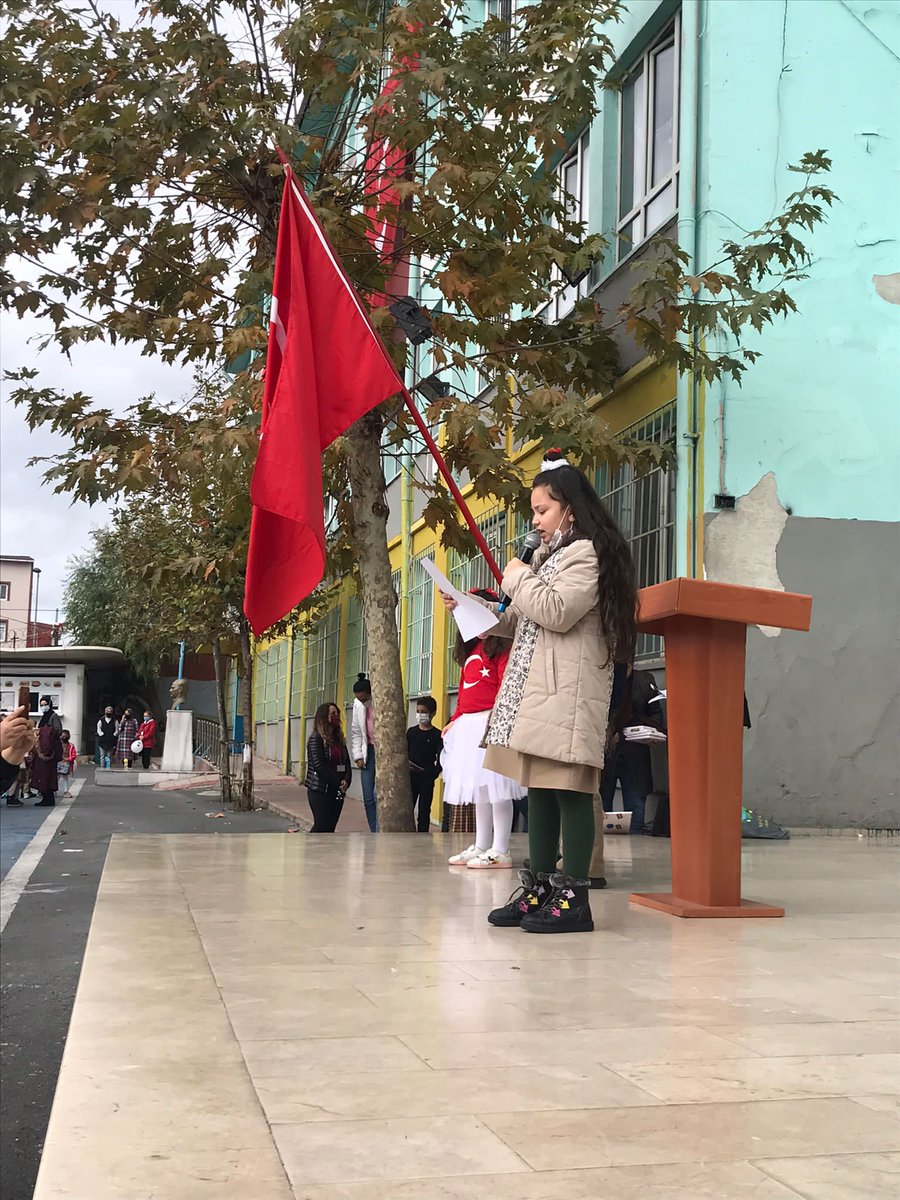 Ey yükselen yeni nesil! İstikbal sizindir. Cumhuriyeti biz kurduk, onu devam ettirecek sizlersiniz.
Mustafa Kemal Atatürk
Cumhuriyet Bayramımızı coşkuyla kutladık
#29Ekim
<a href="/hnnbagci/">Hüseyin BAĞCI</a> 
<a href="/Avcilarilcemem/">Avcılar İlçe Millî Eğitim Müdürlüğü</a>