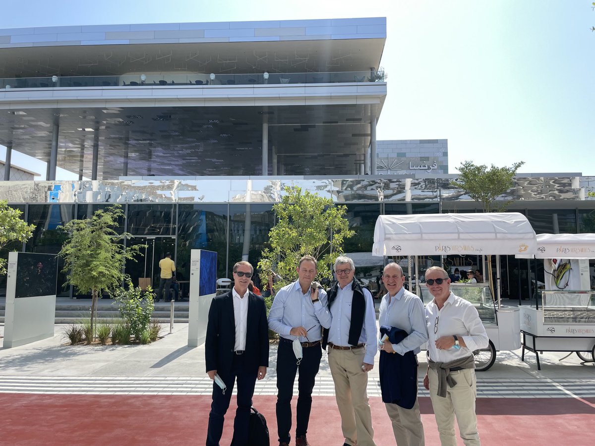 JEDUMESNIL's tweet photo. Délégation ⁦@CPMEnationale⁩ devant ⁦@francedubai2020⁩ en présence du Président ⁦@AsselinFasselin⁩ et des Pdts et Dg ⁦@CNPA⁩ : les #PME françaises au contact… https://t.co/WXCKUFmQJN