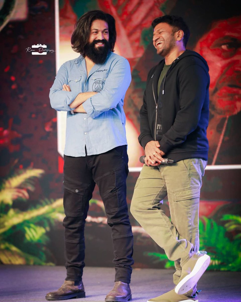 TeamOnlyYash's tweet photo. Last smile 🥺🥺🥺 

Return If Possible #PuneethRajkumar https://t.co/M421xNtypG
