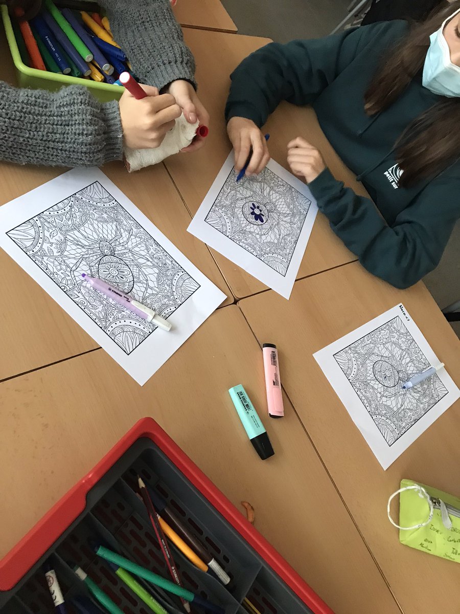 SircPV's tweet photo. Activitats de tardor per un dia diferent. 6è 2021/2022 @EscolaGiroi https://t.co/LUrx3bsqj5