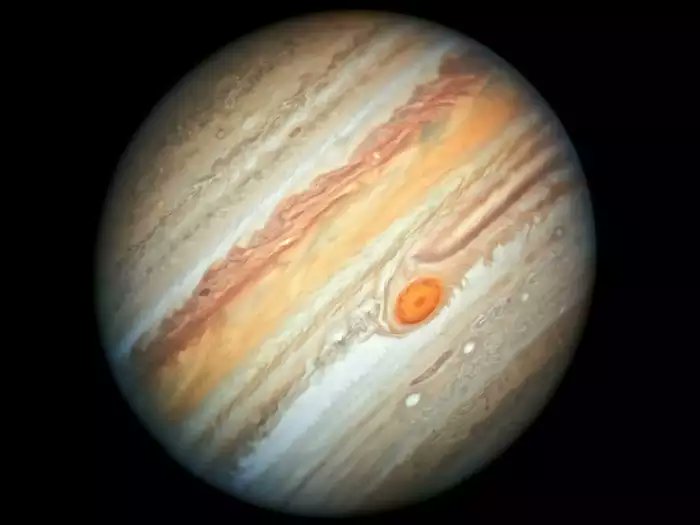 BiIndia's tweet photo. .@NASA's #JunoSpacecraft flew above #Jupiter's Great Red Spot and discovered that the vortex churns up to 310 miles deep
https://t.co/F7we6NSNpy https://t.co/vVTyF6CgCh