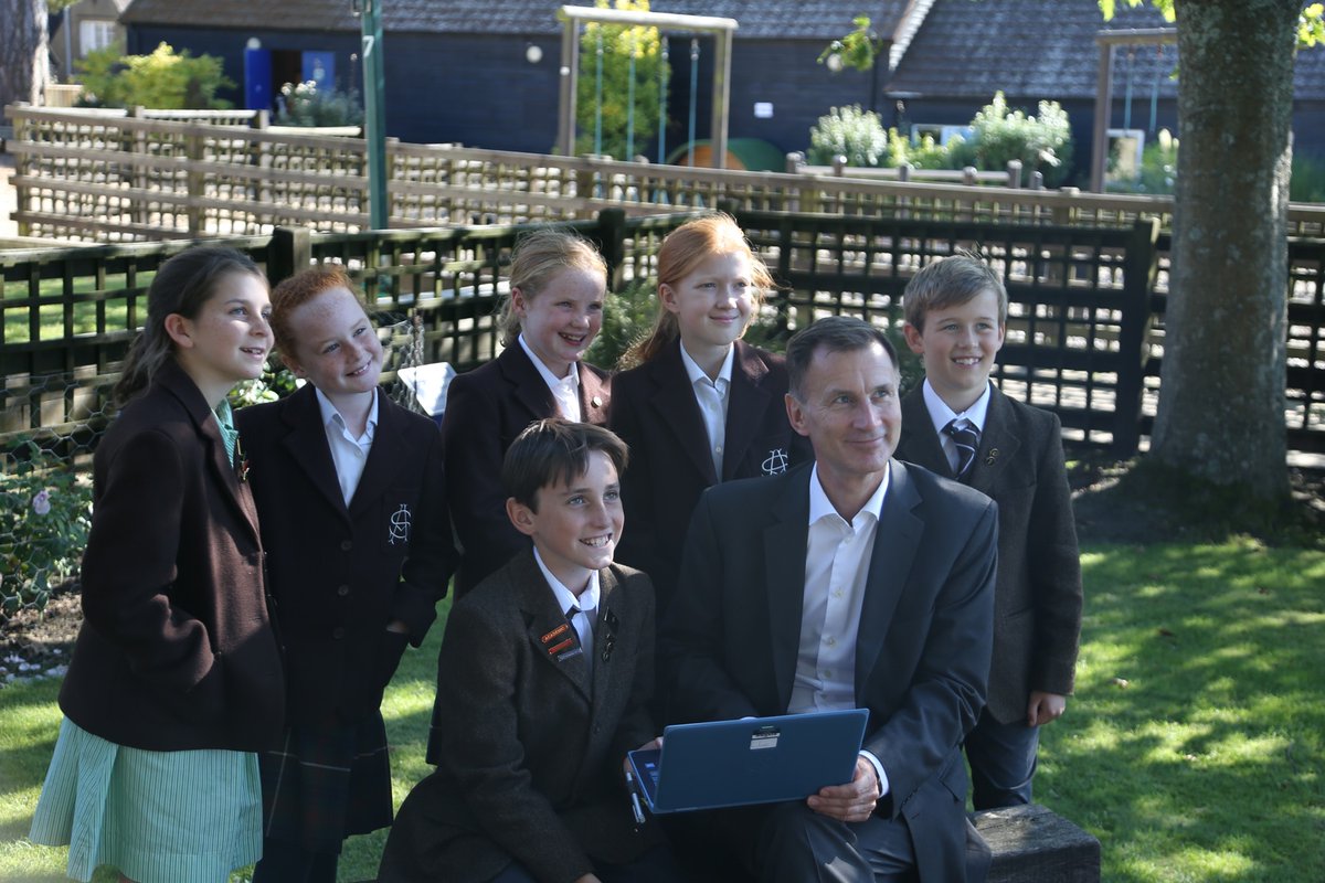 Amesbury School Hindhead tweet media
