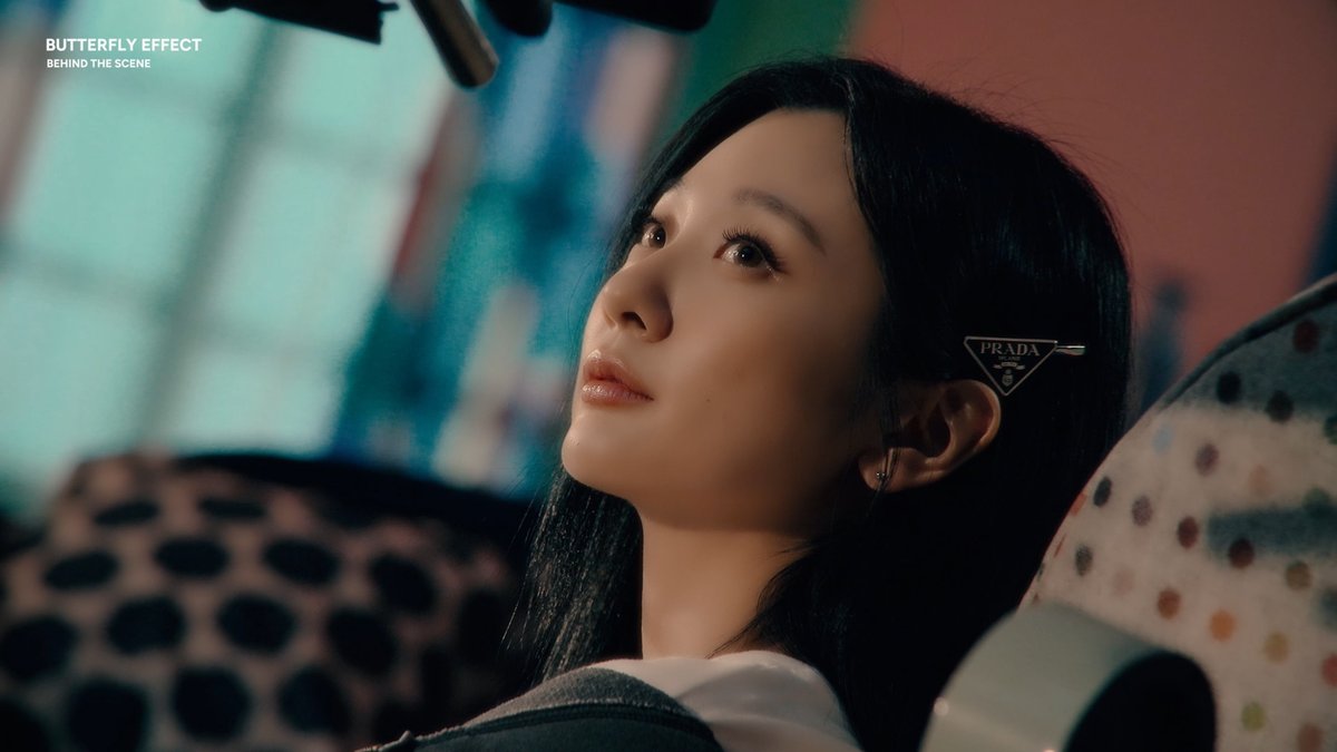 [Behind] 

볼빨간사춘기의 '나비효과' MV 촬영현장 비하인드가 공개되었습니다. 
영상은 볼빨간사춘기 유튜브 채널에서 확인해주세요!

▷youtu.be/iYO0GhjThsc

#볼빨간사춘기 #나비효과 #비하인드
#BOL4 #Butterfly_Effect #Behind