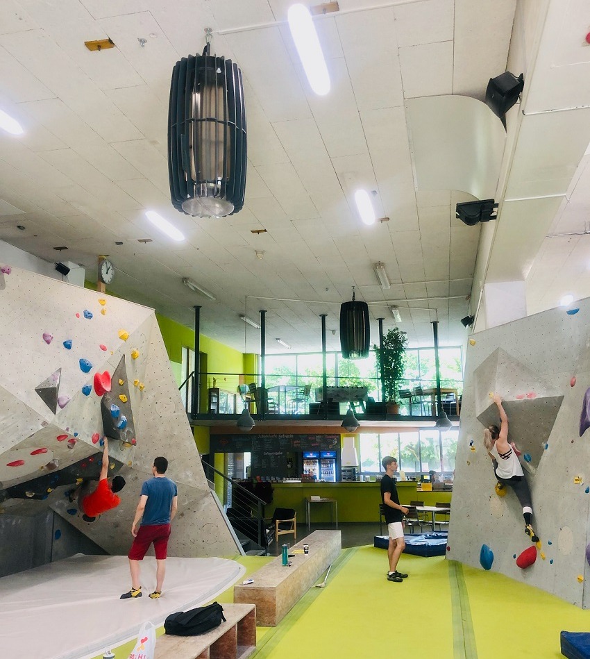 StaticAir1's tweet photo. A bar in your #bouldering facility? Take care of unwanted chalk dust concentrations and polluted air which affects people's food and drinks. This bouldering gym chose for #PMXs
💡Getting to #HallsandWalls ? Visit our booth for a personal demo! https://t.co/A99XXqVyXJ https://t.co/WzqJMQuHi4