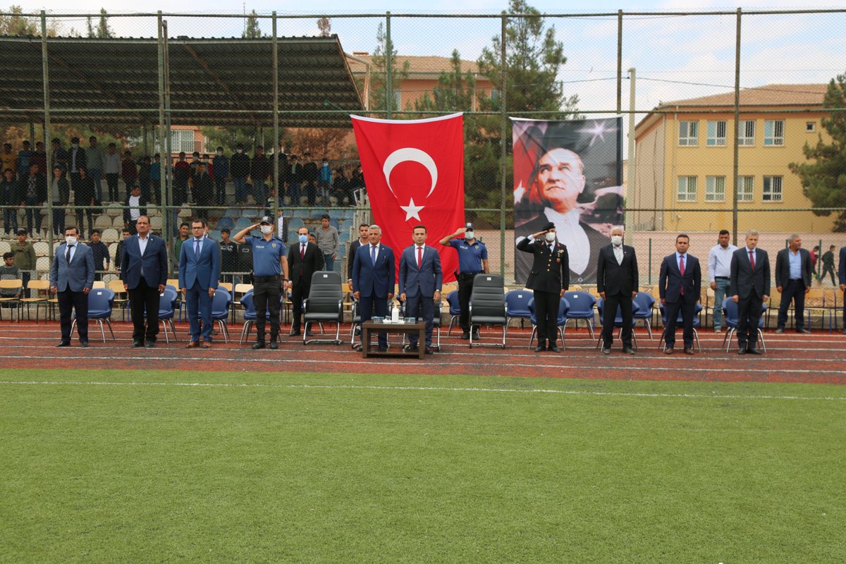 MemHarran's tweet photo. Cumhuriyet Bayramı'mızın 98. yıl dönümü Harran Kaymakamı Sayın Cihat Koç, Belediye Başkan Vekili  Musa Kazım Haşimoğlu ve değerli protokol üyelerinin katılımıyla Süleyman Demirel Çok Programlı Anadolu Lisesi koordinesinde coşku dolu bir programla kutlandı. https://t.co/qDT4b7QDvw