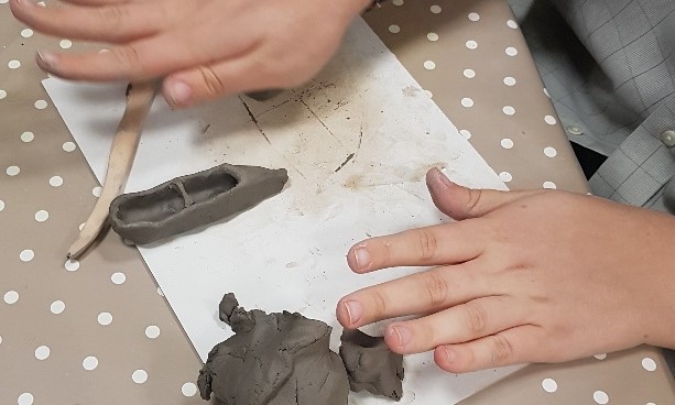 YSJEduTech's tweet image. Fantastic work being done in Laura Grayson&apos;s PG art session using clay for pottery and sculpting (18th October 2021) @LauraGr35918763 @celbraramsay