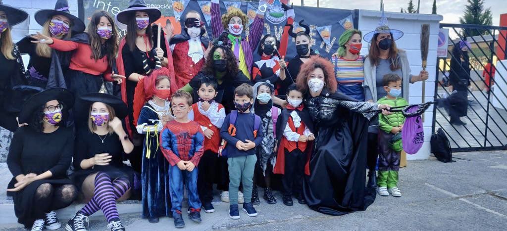 ColegioEP's tweet photo. 📌 Despedimos la semana con este viernes escalofriantemente temático anticipo del próximo Primero de noviembre, Día de los Difuntos 🎃
📌 We say goodbye to the week with this chillingly thematic Friday ⏺ https://t.co/LSA2NQpueF