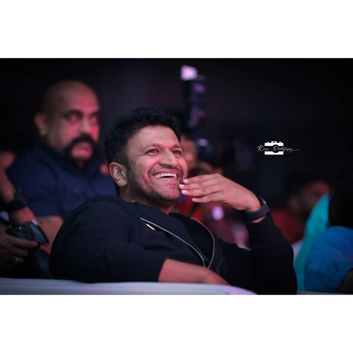 MuraliMK09's tweet photo. RIP #PuneethRajkumar https://t.co/xzoag7yZ8L