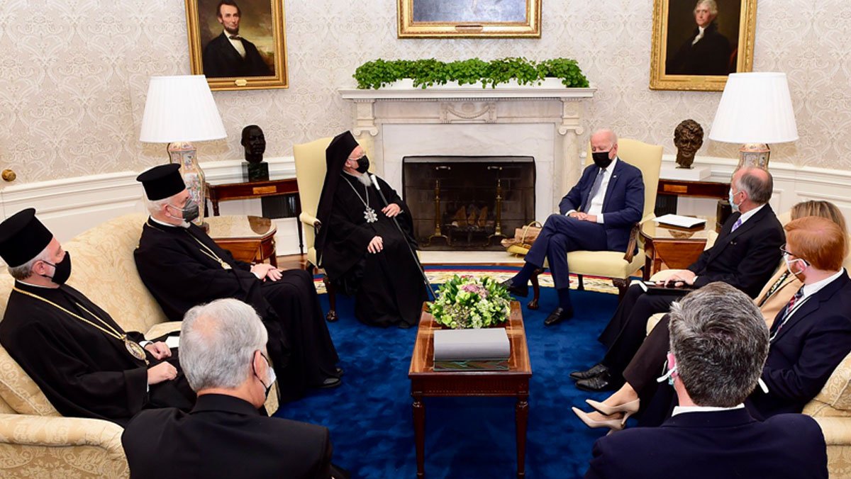 12 günlük bir ziyaret için ABD'ye giden 81 yaşındaki Fener Rum Patriği #Bartholomeos, #ABD gezisi çerçevesinde Başkan #Biden ve Dışişleri Bakanı #Blinken ile görüştü. Patriğin birinci gündem maddesi, 1971'den beri kapalı olan #Heybeliada Ruhban Okulu'nun açılmasıydı.