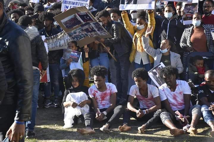 AbrahamTesfai10's tweet photo. #Reflibya Yesterday was impressive mobilization!!! in Brussels condemn the violence of refugees and they demand immediate evacuation ዓቢ ሰላማዊ ሰልፊ ኤርትራውን ኣብ ርእሰ ከተማን ቤት ጽሕፈት ሕብረት ኤውሮጳን ዝኾነት ከተማ ቡርክሰል. https://t.co/sXkdjKSegT