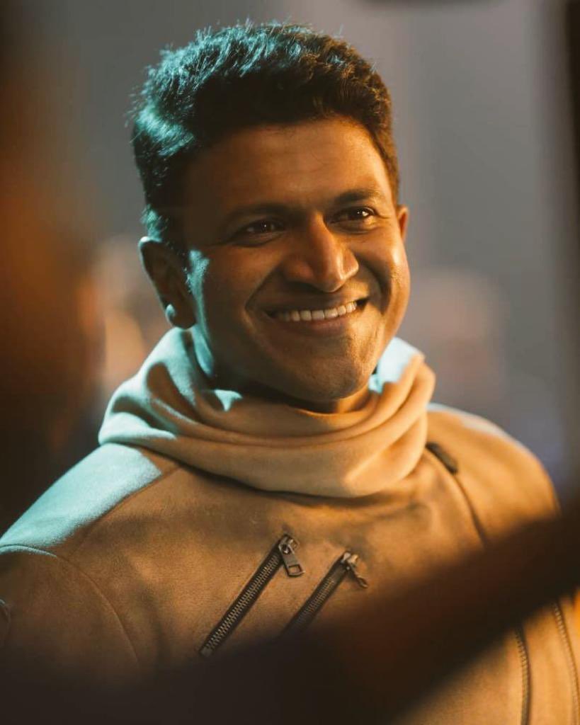 AariBb4's tweet photo. #ripPuneethrajkumar #RestInPeace https://t.co/mDDvYjMie6