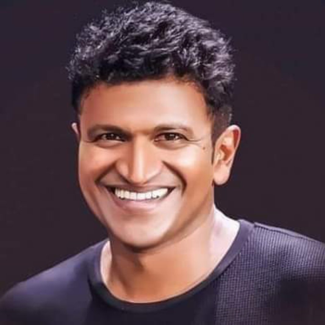 SimpleSuni's tweet photo. ದಯವಿಟ್ಟು ಯಾರು "ಆ ಪಿಕ್" ಅನ್ನು ಶೇರ್ ಮಾಡಬೇಡಿ... 
ನಮ್ಮ ಕಣ್ಣಲ್ಲಿ "ಅಪ್ಪು ಸರ್" ಸದಾ ಎಂದಿನಂತೆ ಹಸನ್ಮುಖರಾಗಿರಲಿ..
"ಜೊತೆಗಿರದ ಜೀವ ಎಂದಿಗೂ ಜೀವಂತ"
ಜೀವನದ ಅಘಾತಕಾರಿ ಸುದ್ದಿ ಇದು.. https://t.co/AkrTYRqu9f