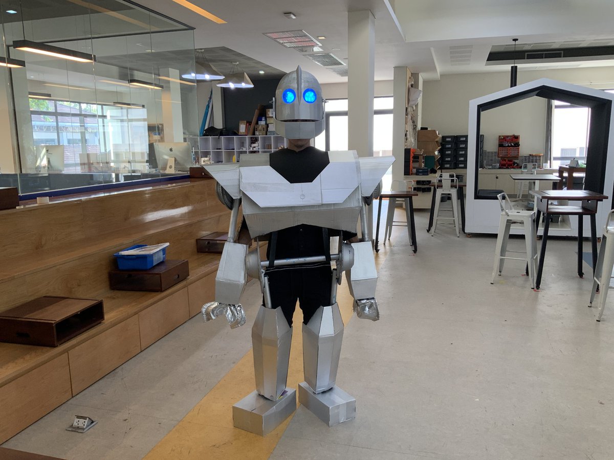jack_makes's tweet photo. Making kick ass #halloween costumes is the one of the most important jobs of a #makerspace teacher. https://t.co/qd52oIhh15