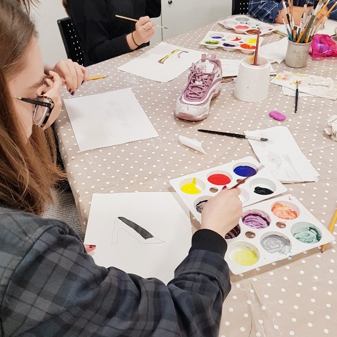 YSJEduTech's tweet image. Students painting shoes in Laura Grayson&apos;s art session (11th, 12th &amp;amp; 13th October) @celbraramsay @LauraGr35918763