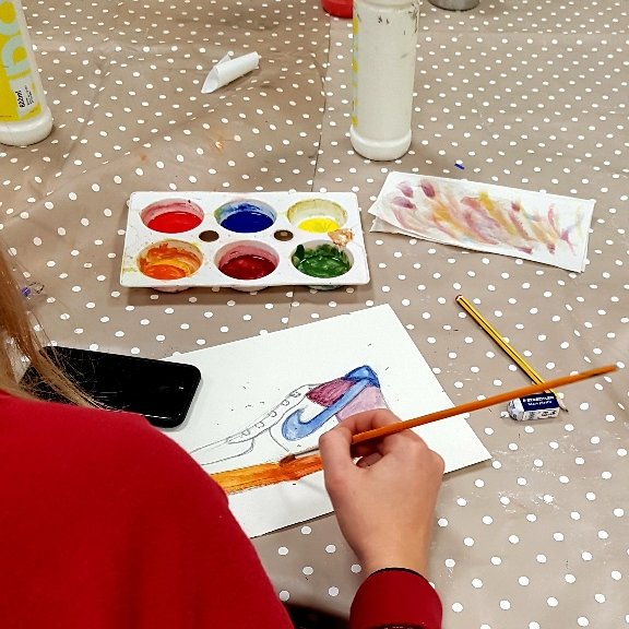 YSJEduTech's tweet image. Students painting shoes in Laura Grayson&apos;s art session (11th, 12th &amp;amp; 13th October) @celbraramsay @LauraGr35918763