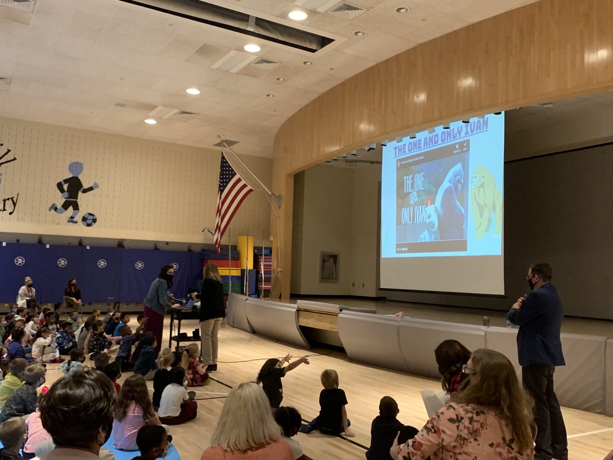 Kicking off our #onedistrictonebook event at Bushkill Elementary! #theoneandonlyivan 💕🦍🐘