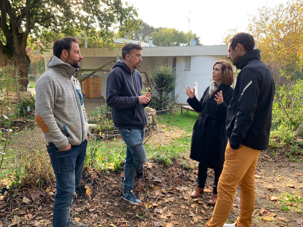 Belle rencontre entre les salariés et administratrice de notre asso avec la 1ere adjointe #CelineGirardRaffin de la ville de <a href="/VilleStNazaire/">Saint-Nazaire</a> et <a href="/FaillerMathieu/">FAILLER Mathieu</a> conseillé municipale en charge de la Politique de la Ville, pour présenter le jardin, les actions et les enjeux!