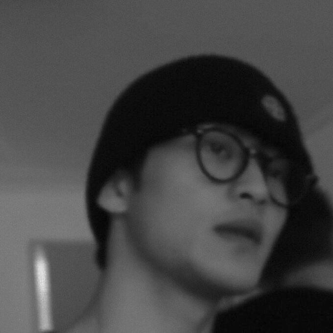 1834pm's tweet photo. SOS

a mark lee oneshoot au https://t.co/7cKh7nLH51
