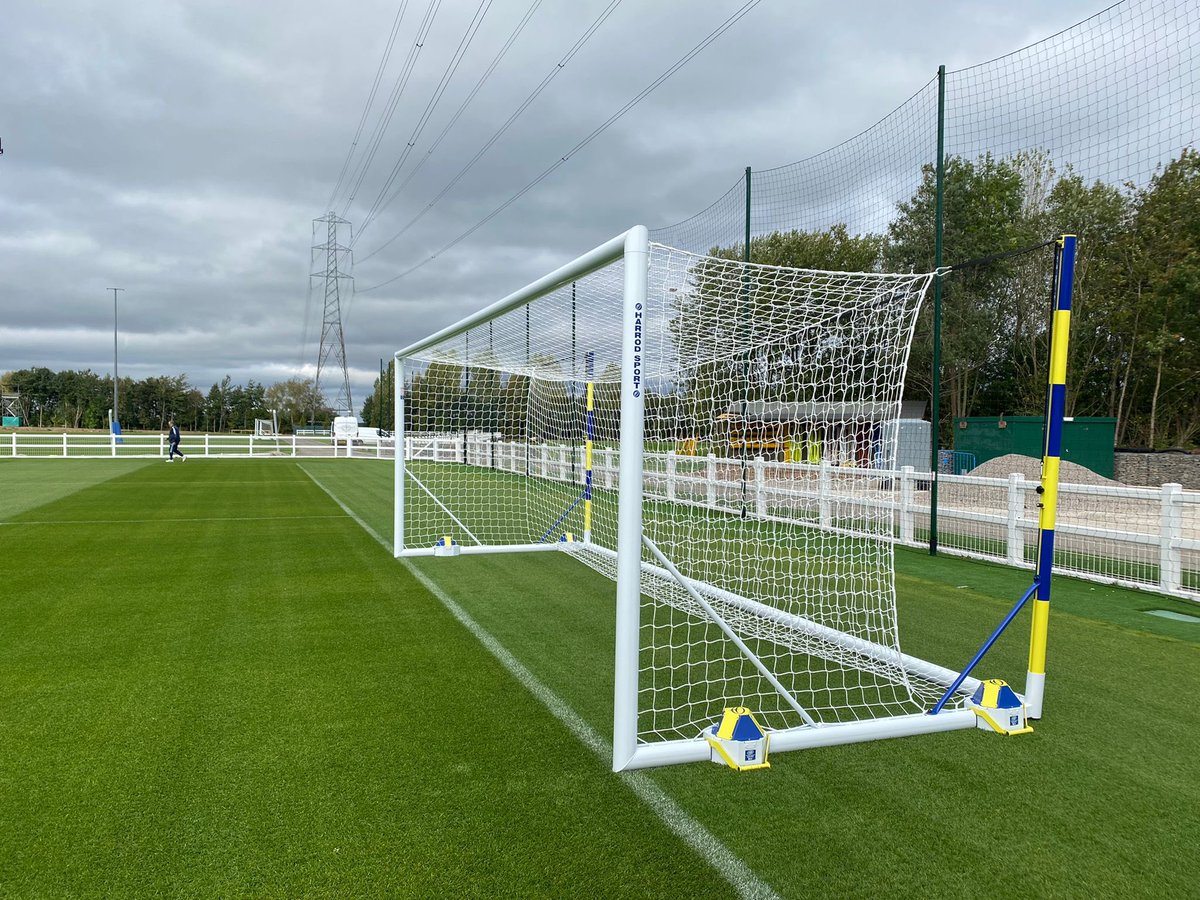 Pitchworksuk's tweet photo. Leeds United F.C 
4G Portaball Pro 
🟡 🔵 

https://t.co/BfzHckqvwB https://t.co/GXw7fRefmt