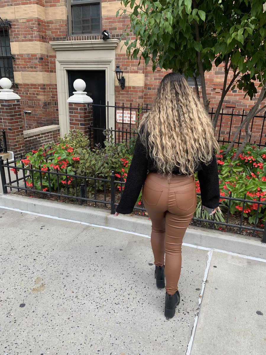 flareupstyles's tweet photo. Jada in NYC today! Rumor has it that sis got a BBL 👀and it looks so good https://t.co/JgiIhFXkVG