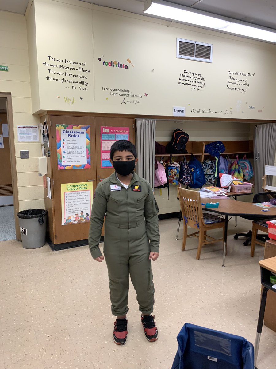 NicoleBensonRMS's tweet photo. Halloween Fun!@NicoleBensonRMS https://t.co/bgreel96vI