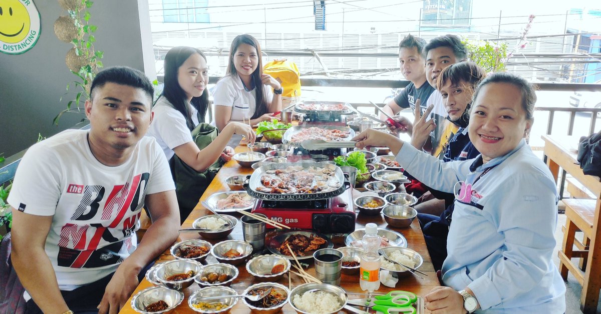 MyLeobels's tweet photo. Samyeopsal with friends is a must. https://t.co/Jbon9v1KMJ