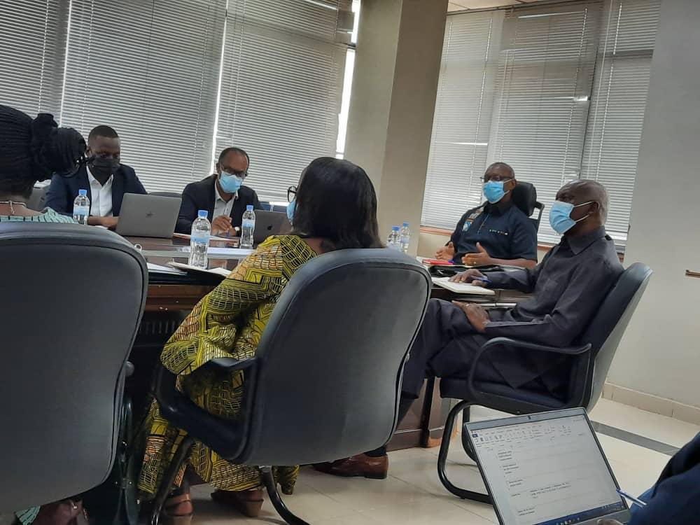 HRH Secretariat | Rwanda (@rwandahrh) on Twitter photo Our Executive Secretary <a href="/P_Ndimubanzi/">Patrick.Ndimubanzi</a> together with <a href="/RwandaHRH/">HRH Secretariat | Rwanda</a> senior managers met the <a href="/Uni_Rwanda/">University of Rwanda</a>’s delegation led by Vice-chancellor Prof Alexandre Lyambabaje, to strengthen our collaboration towards quality medical education in #Rwanda Our Executive Secretary <a href="/P_Ndimubanzi/">Patrick.Ndimubanzi</a> together with <a href="/RwandaHRH/">HRH Secretariat | Rwanda</a> senior managers met the <a href="/Uni_Rwanda/">University of Rwanda</a>’s delegation led by Vice-chancellor Prof Alexandre Lyambabaje, to strengthen our collaboration towards quality medical education in #Rwanda