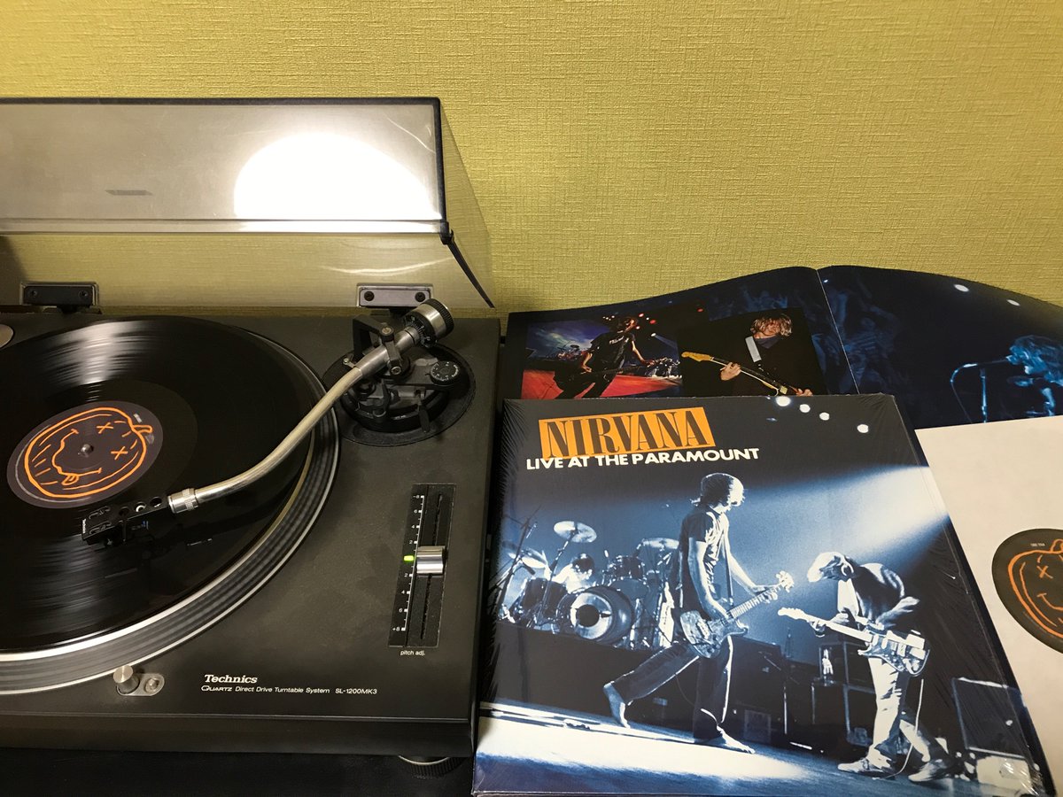 hedorocknroll's tweet photo. 今宵は久しぶりにニルヴァーナのライブレコを聴きながら❤️
いやぁ、やっぱいいよね、最高だよね、興奮するよね👍
だからネヴァーマインドの色々なライブが付いた超豪華盤が気になってる俺なんです😅
まぁ、値段が値段なんで無理なんだろうけどさ😞
#Nirvana
#LiveAtTheParamount https://t.co/V9Vzou4XR1