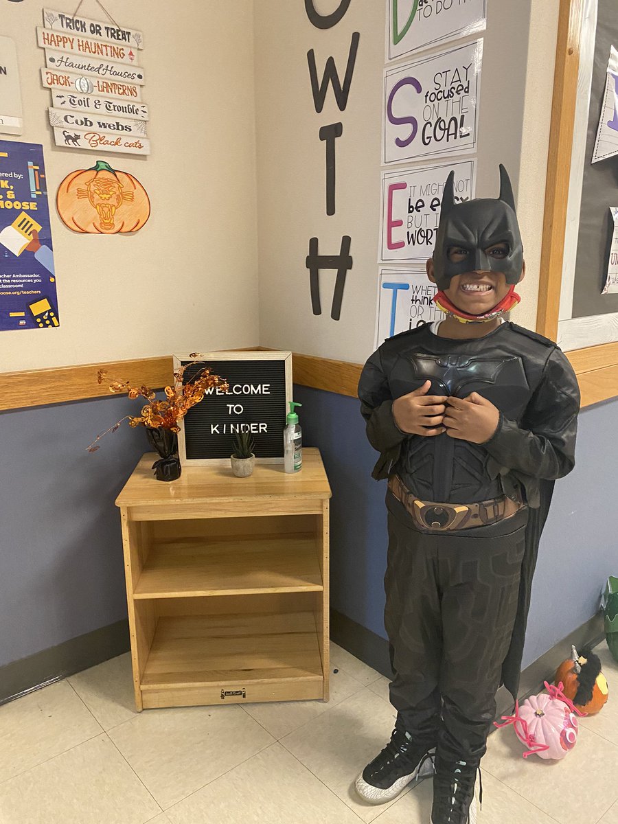 MrsMorgan_18's tweet photo. Happy Halloween!! Ive got some super heros  in class today! https://t.co/QeAL3vYddv