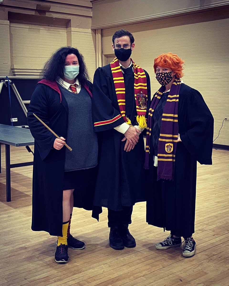 SJAPerform's tweet photo. Happy Halloween from the Performing Arts Department!!! 🎃🎃 #HarryPotter #trio https://t.co/jaQ2aPKM4a