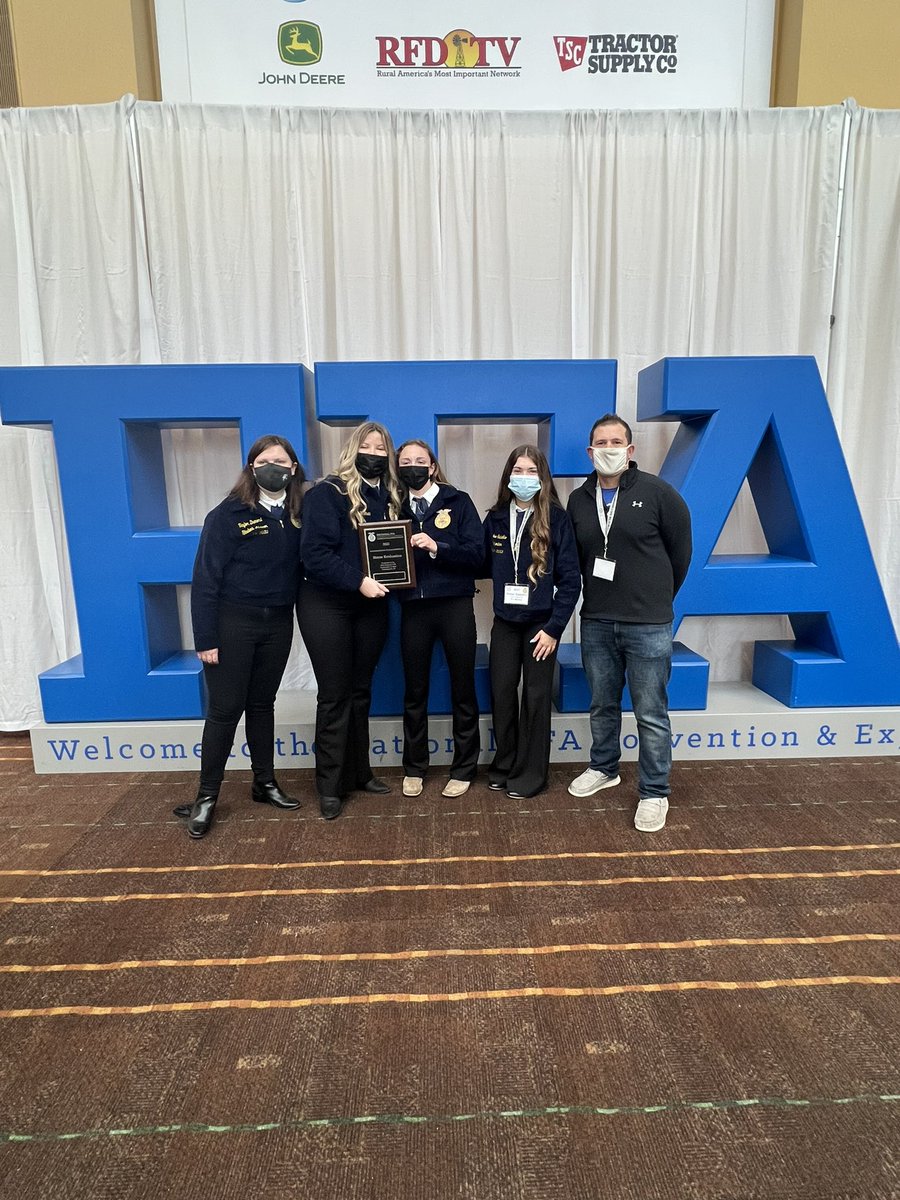 RiverFallsFFA's tweet photo. RF FFA Horse Judging Team ranked silver! Extremely proud of this team! Watch out next year.. We will be back! #rfpride #wisconsinffa https://t.co/jC0PqGGvJA